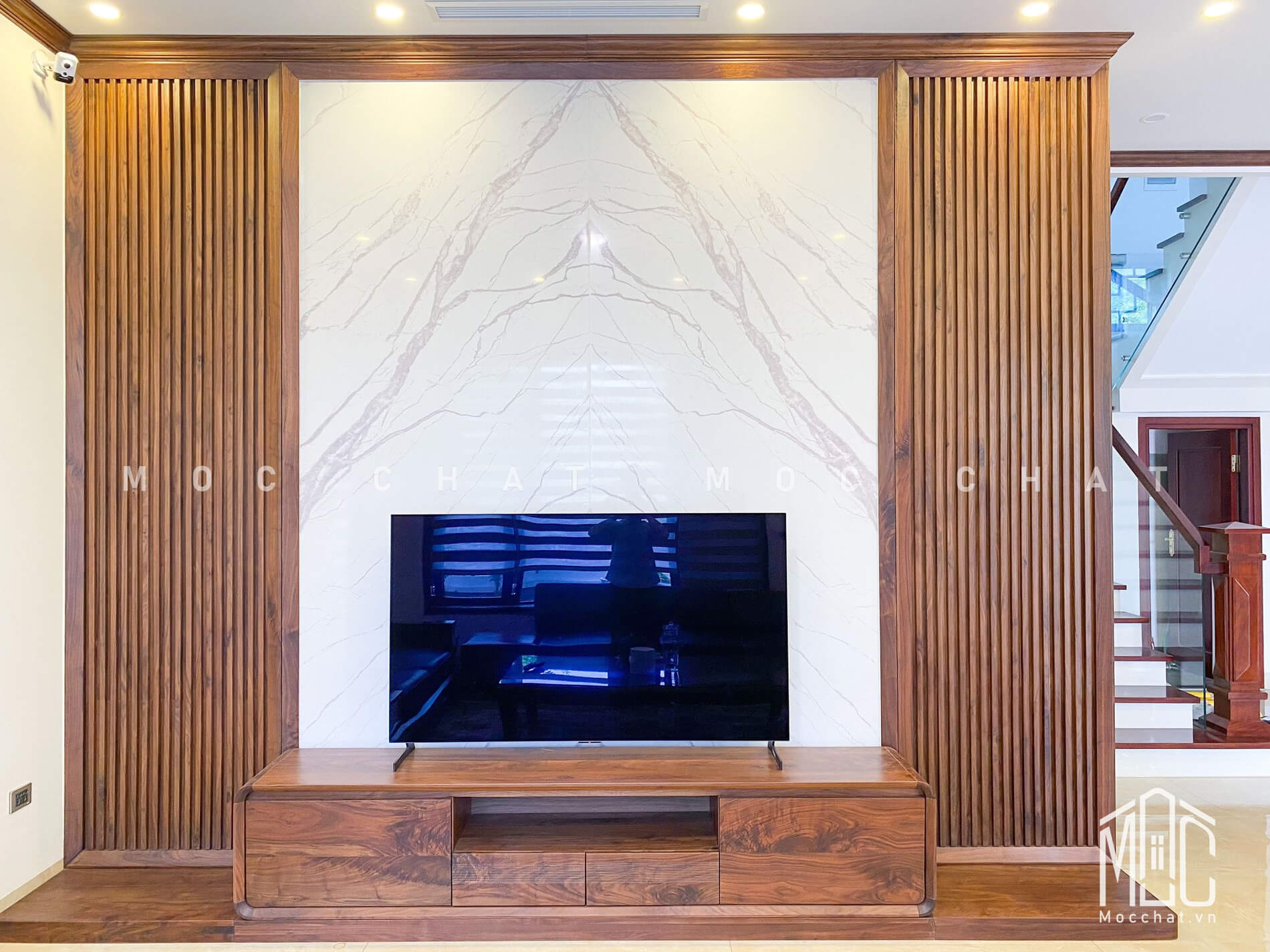 Kệ tivi gỗ óc chó phòng khách