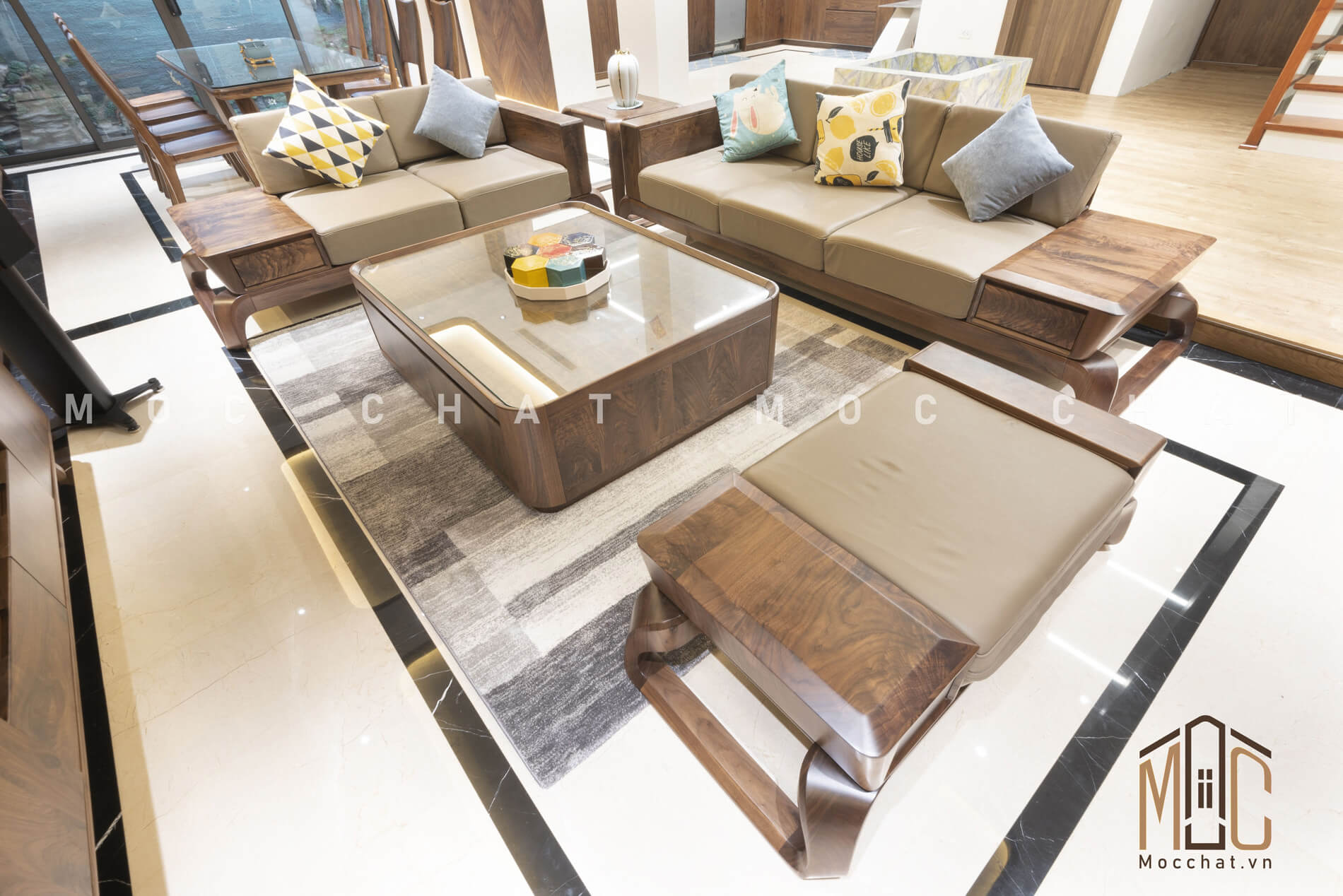 Sofa gỗ óc chó phòng khách anh Đạt biệt thự Đông Anh