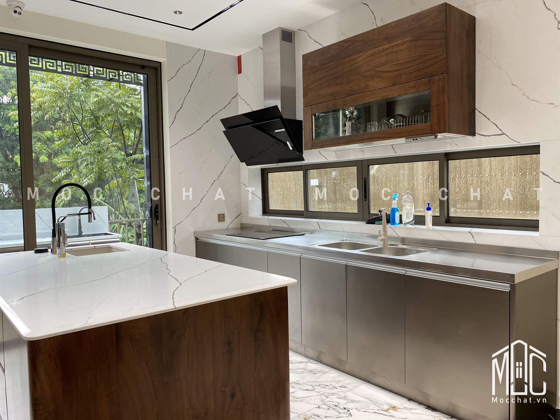 Tủ bếp gỗ óc chó cao cấp hiện đại