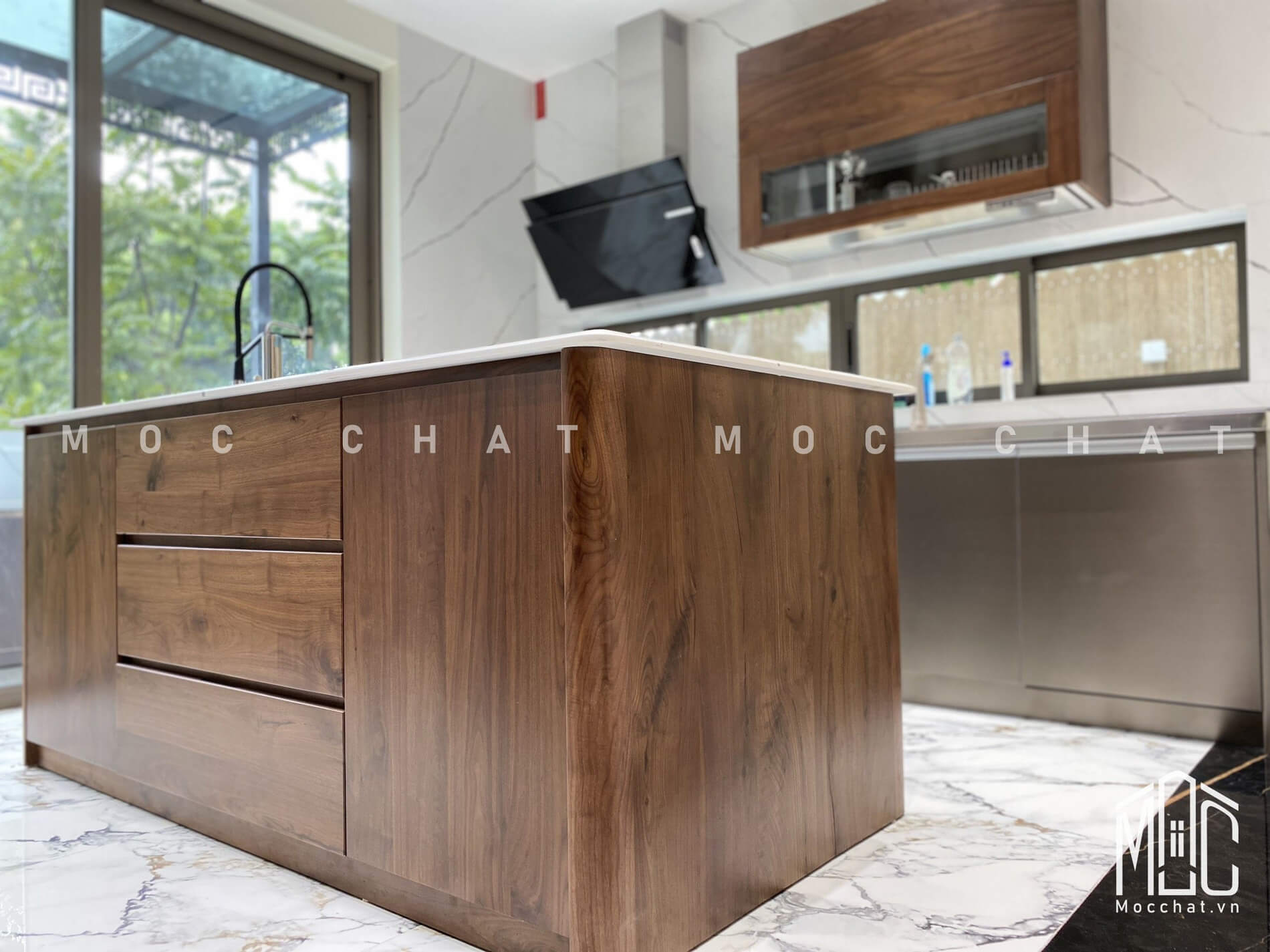 Tủ bếp gỗ óc chó đẹp hiện đại