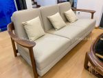 Cận cảnh sofa gỗ óc chó
