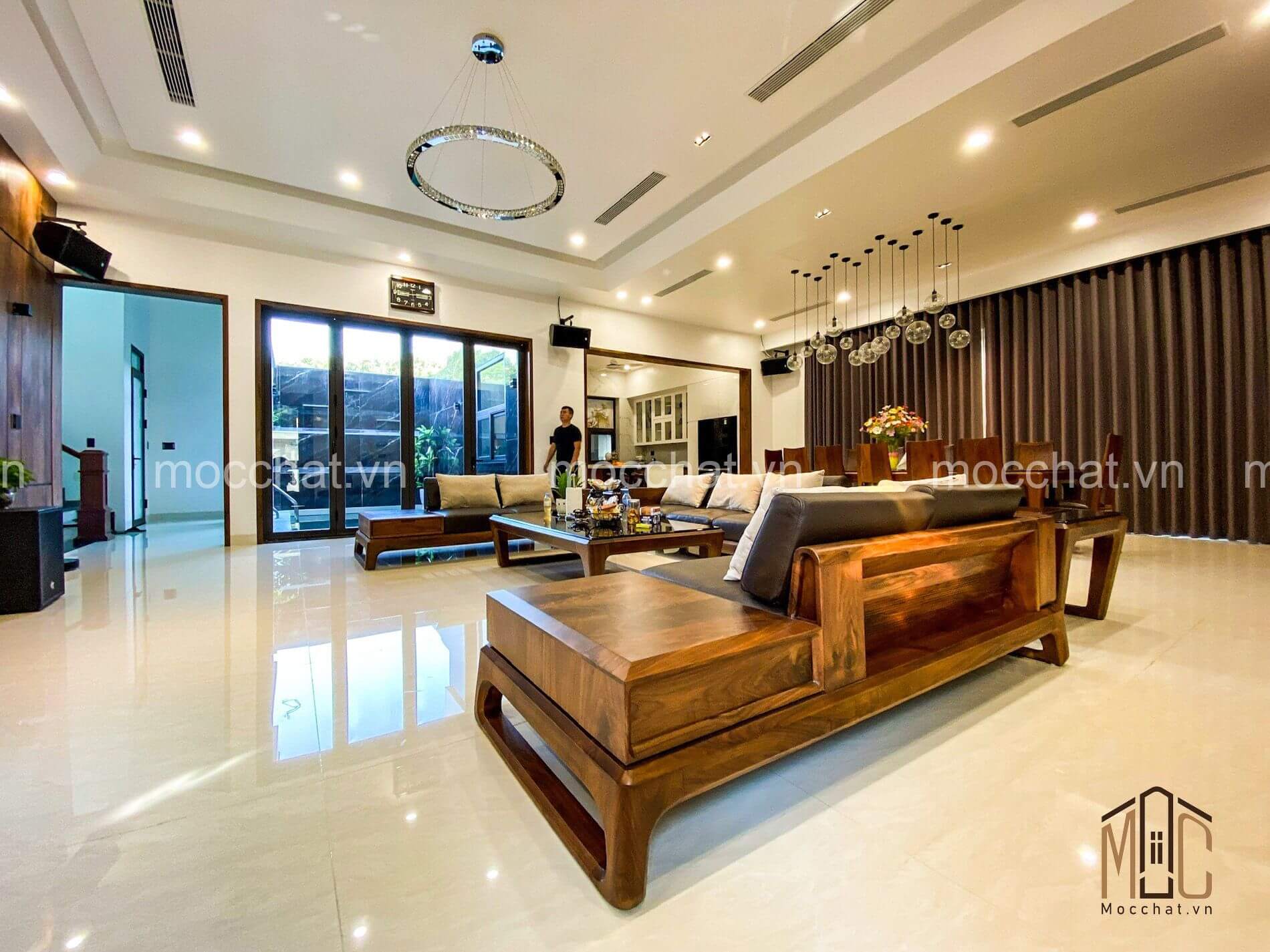 Mặt sau băng dài 2 chỗ ngồi sofa gỗ óc chó