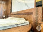 Mẫu giường ngủ gỗ óc chó đẹp hiện đại