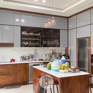 Bàn đảo gỗ óc chó và tủ bếp gỗ óc chó hiện đại cao cấp