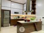 Mẫu tủ bế gỗ óc chó đẹp hiện đại