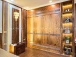 Tủ quần áo gỗ óc chó hiện đại và táp đầu giường gỗ óc chó