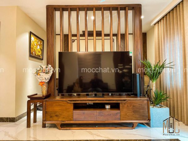 Vách gỗ óc chó và kệ tivi gỗ óc chó đẹp hiện đại cao cấp