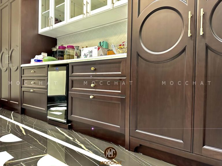 Tủ Bếp Gỗ Óc Chó Cao Cấp Với Cánh Kính