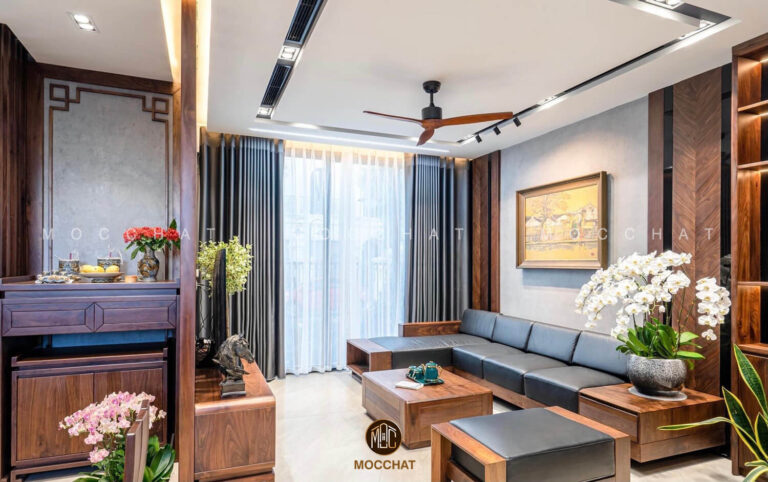 Ban thờ được sắp đặt liền kề phòng khách gỗ óc chó