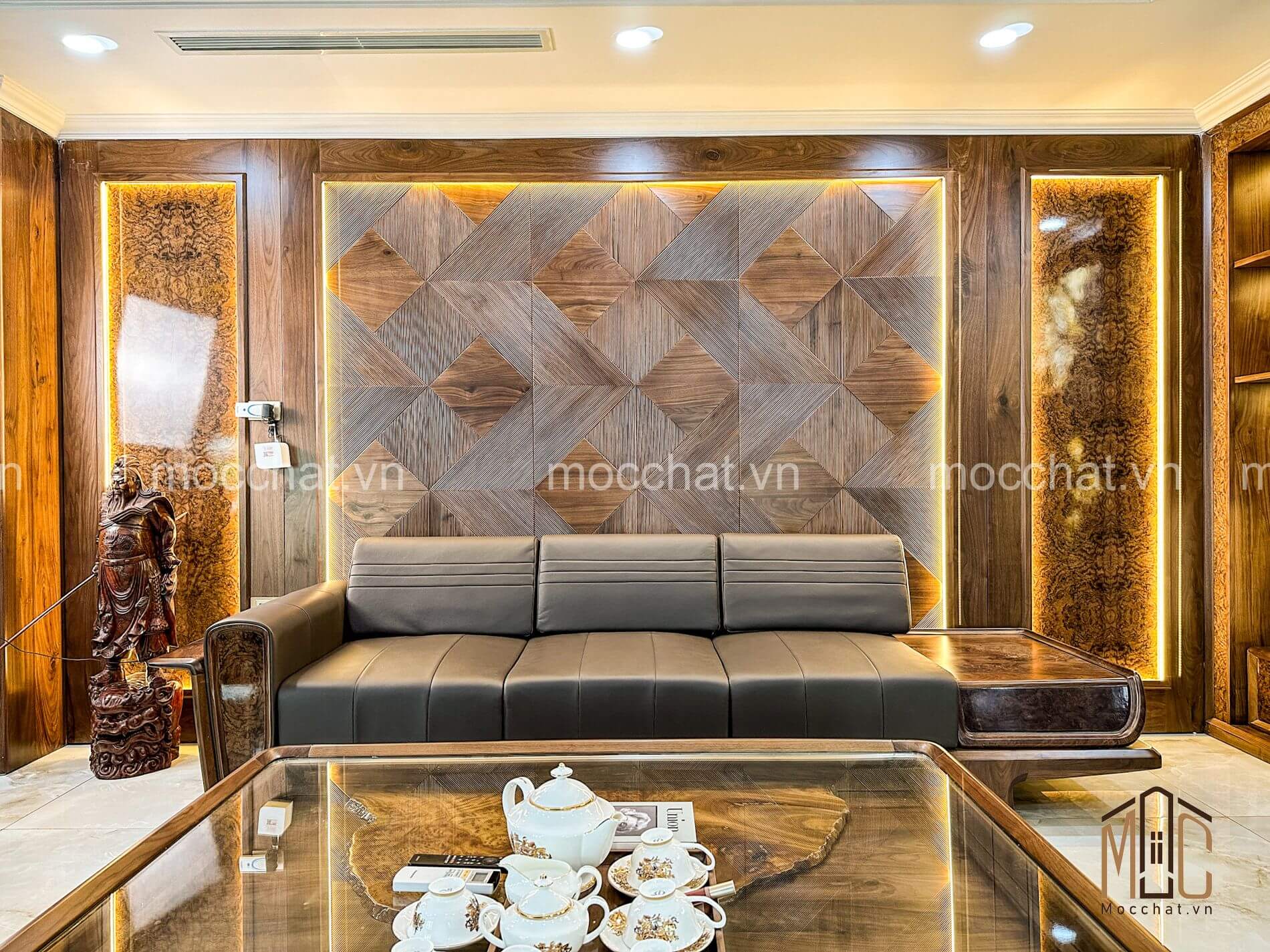 Vách gỗ óc chó cào xước ốp tường trang trí phòng khách