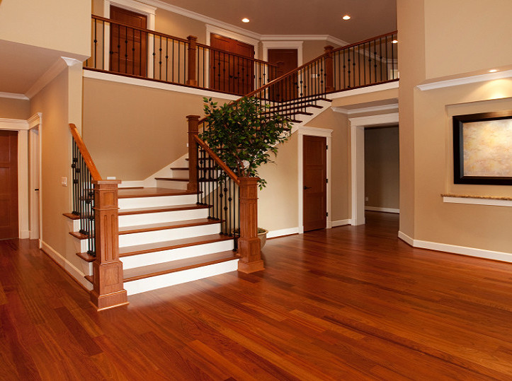 Gỗ gõ đỏ với gam màu đỏ rực rỡ đặc trưng 